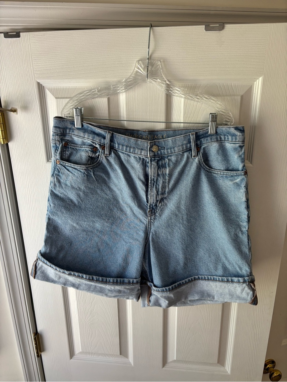 American Eagle Outfitters Light Wash Denim Roll Cuffed Shorts 16